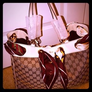 Gucci monogram shopping tote SOLD